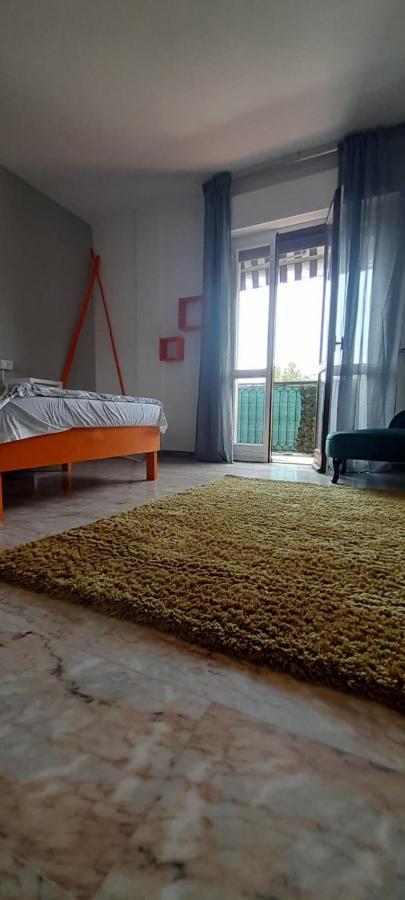 Отель I Feel Orange Леньяно Экстерьер фото