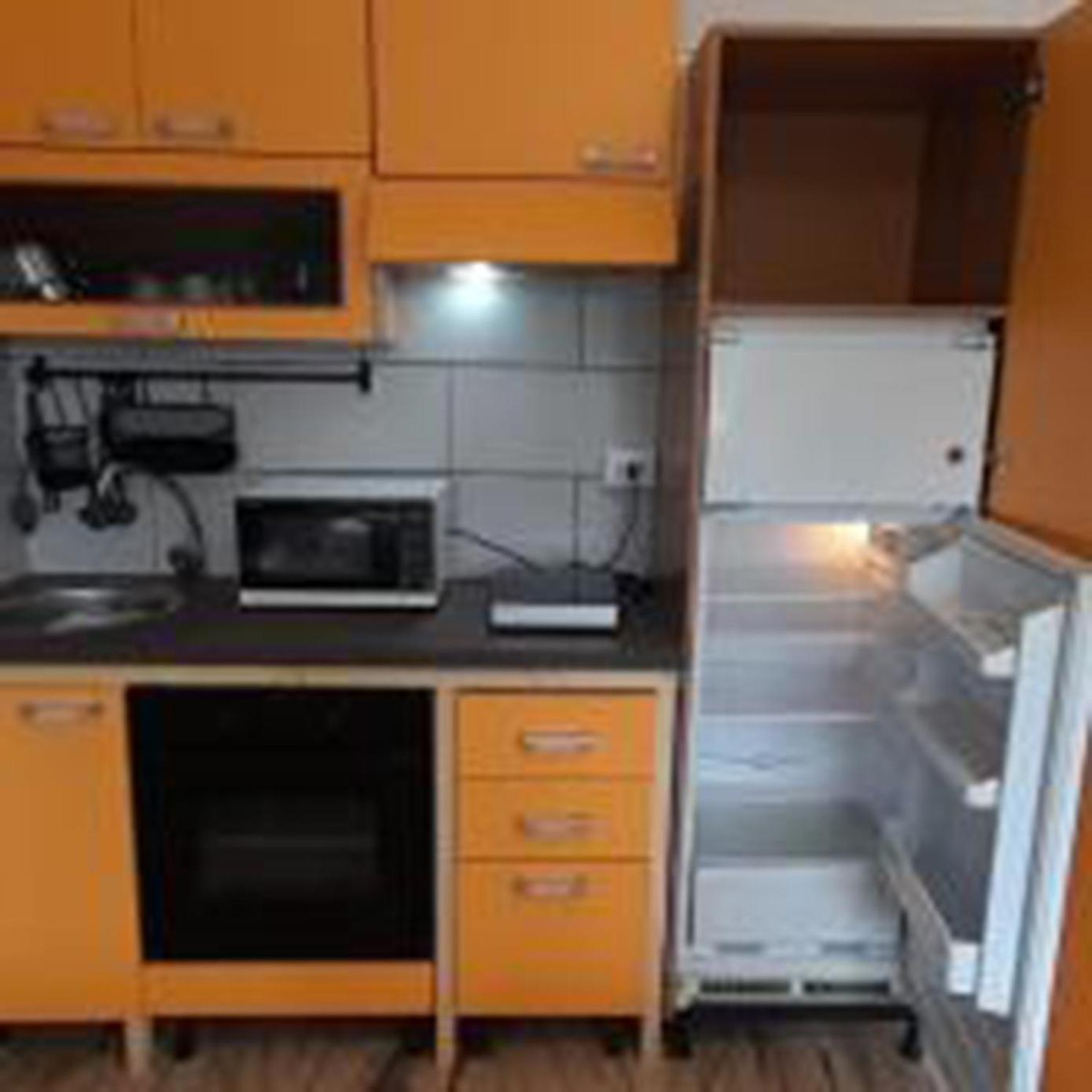 Отель I Feel Orange Леньяно Экстерьер фото